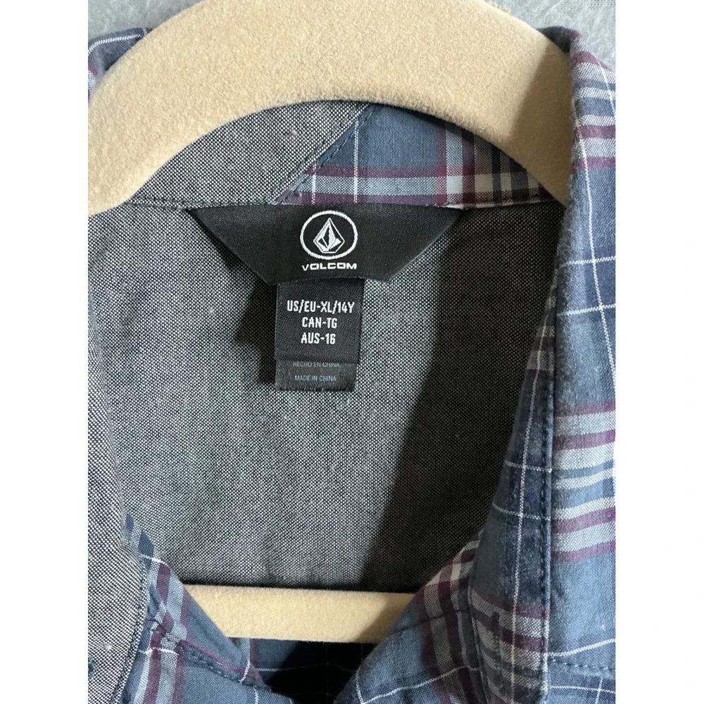 Volcom Button Up Kids Extra Large 15Y Plaid Shirt Short Sleeve Casual‎